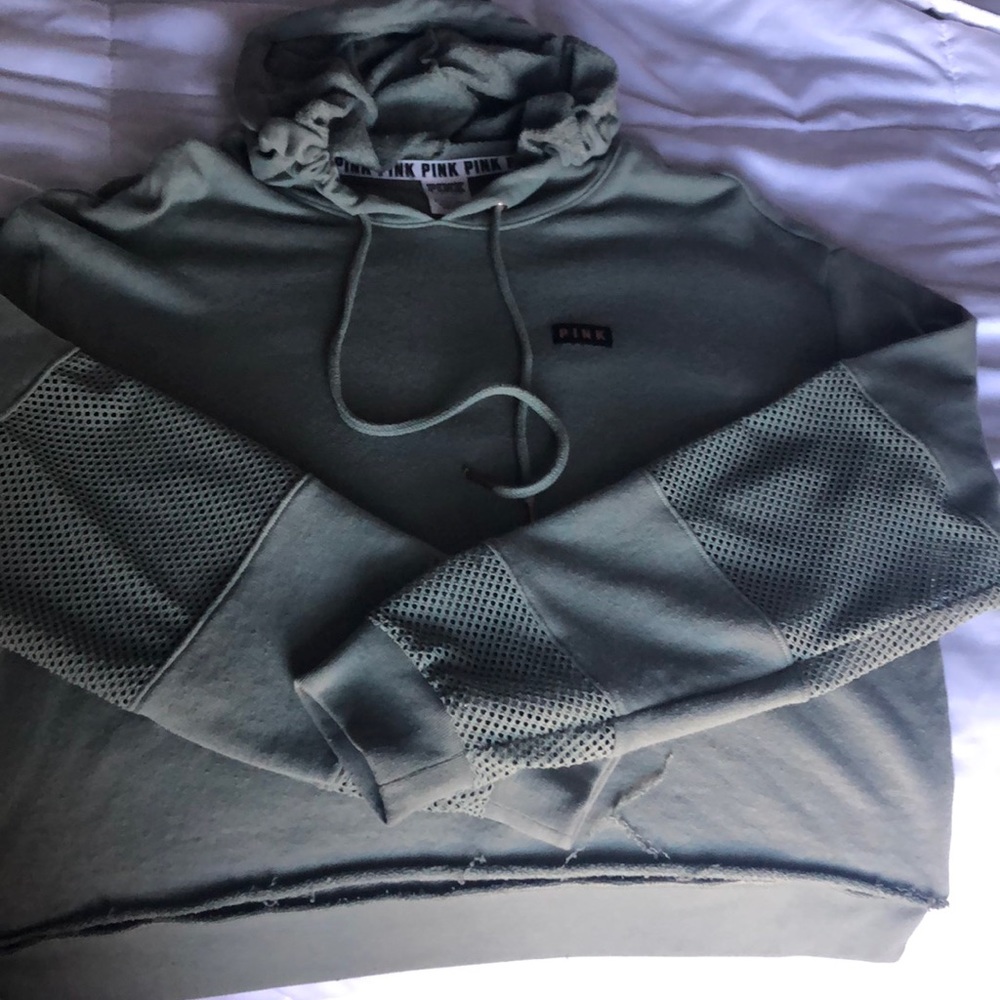Green cropped hoodie